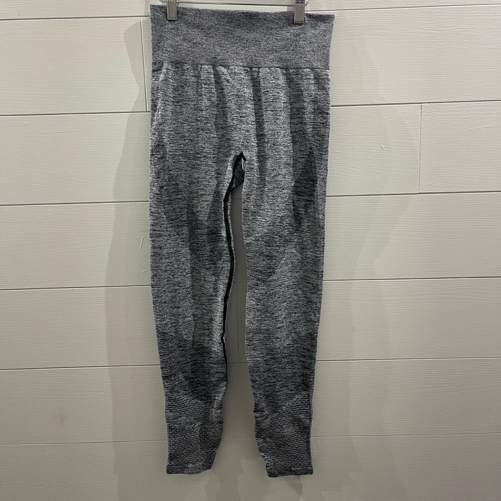 Victoria’s Secret Pink | Gray & Black Seamless Leggings Size Small - Picture 1 of 9